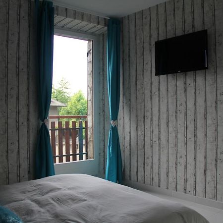 Juste Pour Le Plaisir Bed & Breakfast แซ็งต์-ปิแอร์-ดัลบีญี ภายนอก รูปภาพ