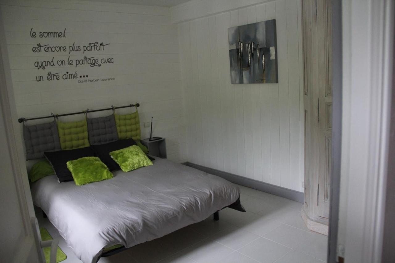 Juste Pour Le Plaisir Bed & Breakfast แซ็งต์-ปิแอร์-ดัลบีญี ภายนอก รูปภาพ